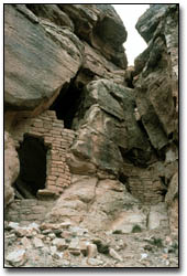 Ancient wall and doorway at Woods Canyon Pueblo.
